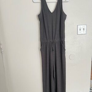 Old Navy Active Charcoal V-Neck Top